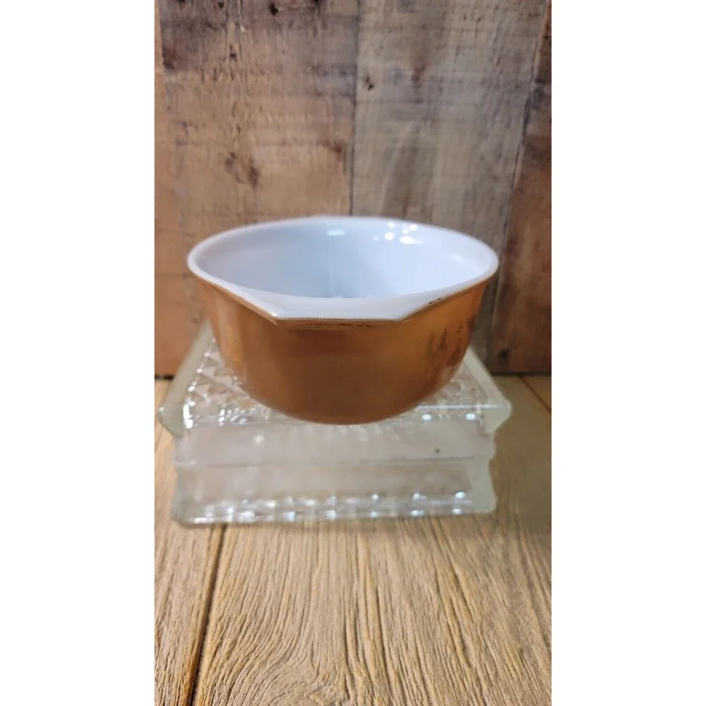 Vintage Pyrex 043 1-1/2 Qt Casserole Dish Brown Gold Americana with no lid